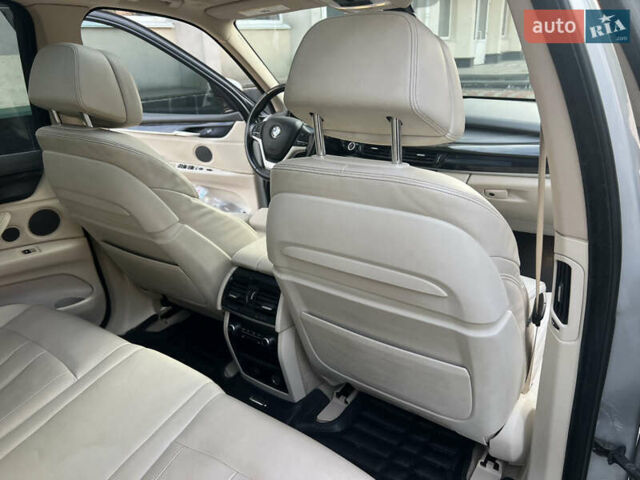 Серый БМВ Х5, объемом двигателя 2 л и пробегом 85 тыс. км за 29500 $, фото 19 на Automoto.ua