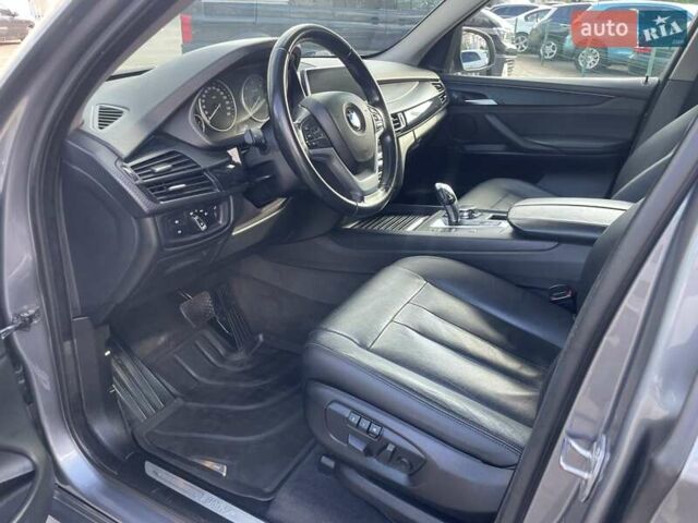 БМВ Х5 2015 в Черновцах на Automoto.ua Серый БМВ Х5, объемом двигателя 2.99 л и пробегом 246 тыс. км за 27800 $, фото 15 на Automoto.ua