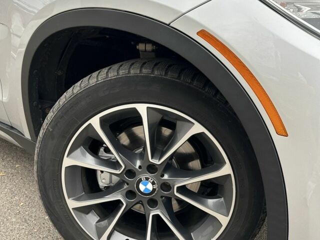 Серый БМВ Х5, объемом двигателя 3 л и пробегом 260 тыс. км за 30999 $, фото 18 на Automoto.ua