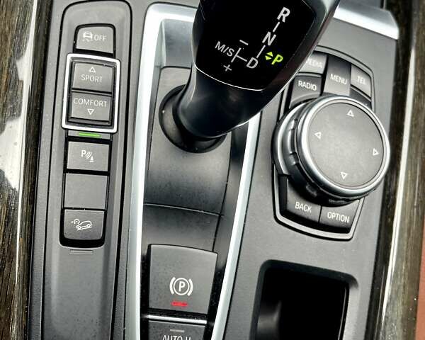 Серый БМВ Х5, объемом двигателя 2 л и пробегом 160 тыс. км за 22800 $, фото 18 на Automoto.ua