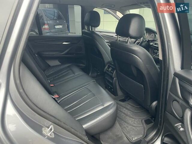 Сірий БМВ Х5, об'ємом двигуна 2.99 л та пробігом 246 тис. км за 32500 $, фото 19 на Automoto.ua