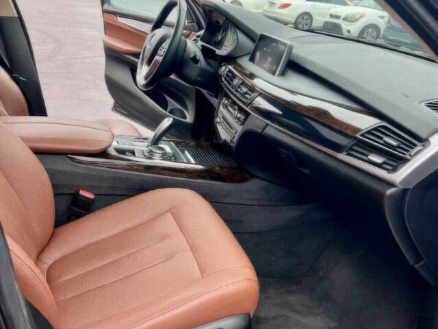 Сірий БМВ Х5, об'ємом двигуна 3 л та пробігом 118 тис. км за 8500 $, фото 14 на Automoto.ua