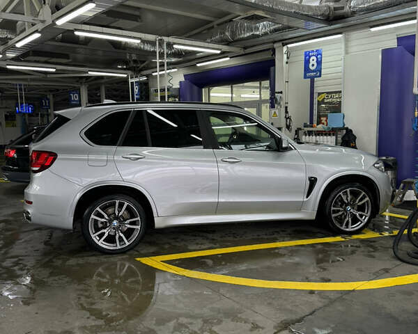 Сірий БМВ Х5, об'ємом двигуна 2.98 л та пробігом 162 тис. км за 24200 $, фото 24 на Automoto.ua