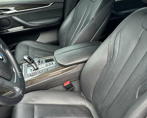 Сірий БМВ Х5, об'ємом двигуна 2 л та пробігом 150 тис. км за 23700 $, фото 5 на Automoto.ua