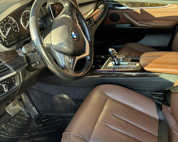 Серый БМВ Х5, объемом двигателя 2 л и пробегом 107 тыс. км за 29999 $, фото 5 на Automoto.ua