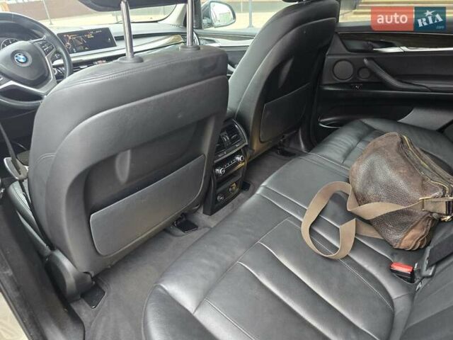 Сірий БМВ Х5, об'ємом двигуна 2.99 л та пробігом 214 тис. км за 25750 $, фото 28 на Automoto.ua