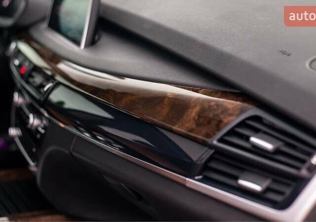 Сірий БМВ Х5, об'ємом двигуна 2 л та пробігом 66 тис. км за 34500 $, фото 4 на Automoto.ua