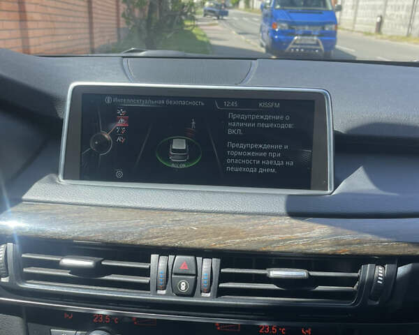 Серый БМВ Х5, объемом двигателя 3 л и пробегом 166 тыс. км за 24500 $, фото 33 на Automoto.ua