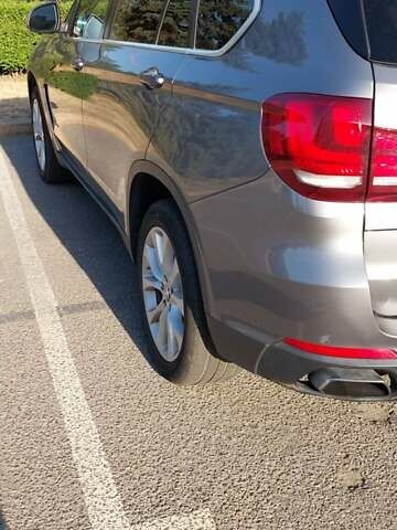 Серый БМВ Х5, объемом двигателя 2 л и пробегом 170 тыс. км за 23999 $, фото 13 на Automoto.ua