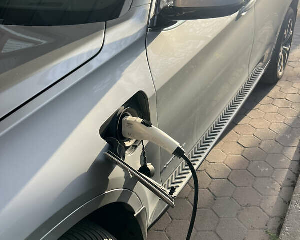 Серый БМВ Х5, объемом двигателя 2 л и пробегом 85 тыс. км за 29500 $, фото 3 на Automoto.ua