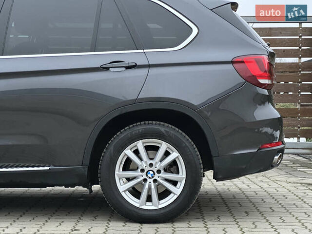 Серый БМВ Х5, объемом двигателя 3 л и пробегом 198 тыс. км за 25999 $, фото 15 на Automoto.ua