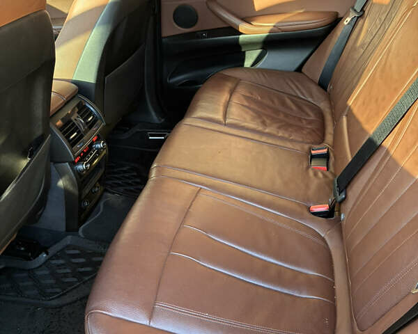 Серый БМВ Х5, объемом двигателя 2 л и пробегом 107 тыс. км за 29999 $, фото 6 на Automoto.ua