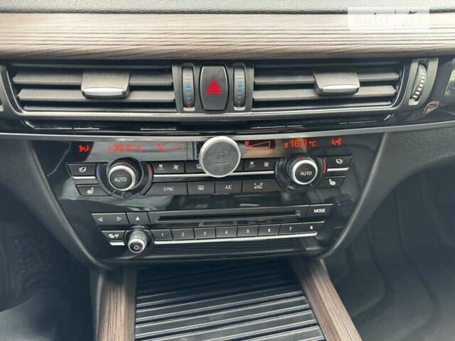 Сірий БМВ Х5, об'ємом двигуна 2 л та пробігом 179 тис. км за 28500 $, фото 32 на Automoto.ua