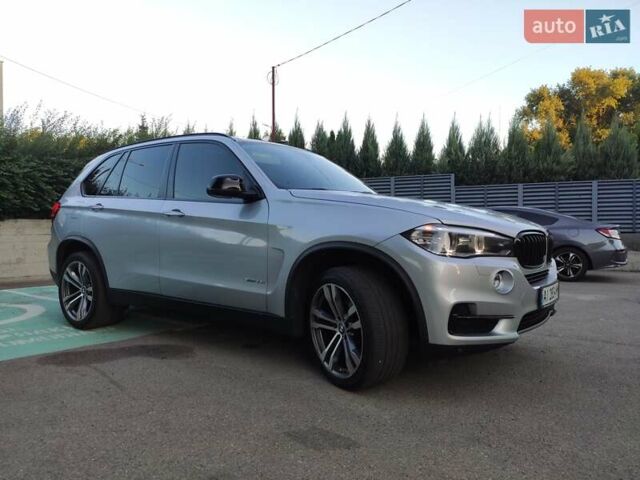 Серый БМВ Х5, объемом двигателя 3 л и пробегом 215 тыс. км за 19900 $, фото 1 на Automoto.ua
