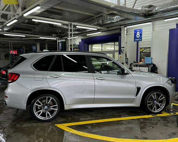 Сірий БМВ Х5, об'ємом двигуна 2.98 л та пробігом 162 тис. км за 24200 $, фото 19 на Automoto.ua