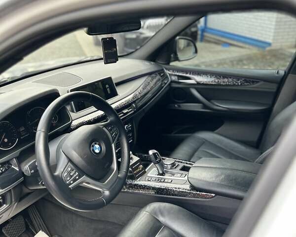 Сірий БМВ Х5, об'ємом двигуна 2.99 л та пробігом 278 тис. км за 30800 $, фото 51 на Automoto.ua