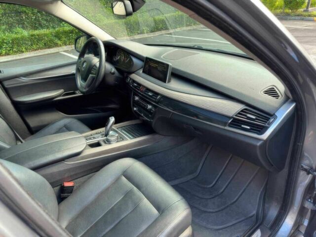 Серый БМВ Х5, объемом двигателя 3 л и пробегом 80 тыс. км за 12500 $, фото 8 на Automoto.ua