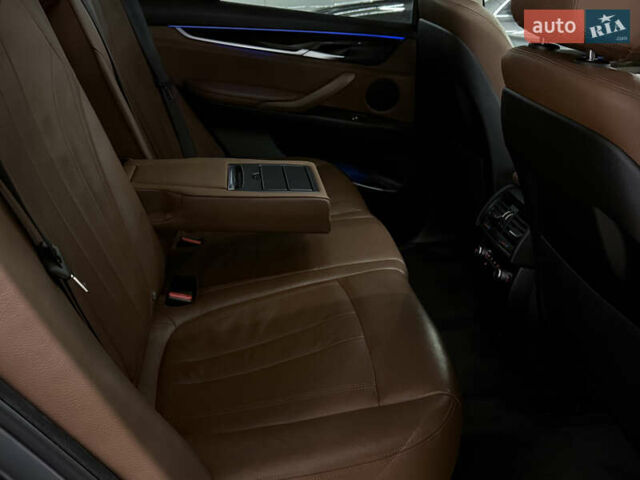 Серый БМВ Х5, объемом двигателя 2 л и пробегом 109 тыс. км за 29799 $, фото 25 на Automoto.ua