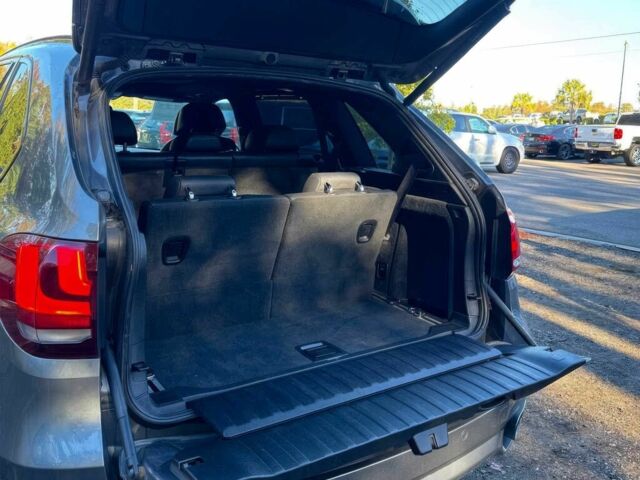 Серый БМВ Х5, объемом двигателя 3 л и пробегом 77 тыс. км за 8000 $, фото 15 на Automoto.ua