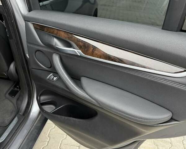 Серый БМВ Х5, объемом двигателя 2.98 л и пробегом 144 тыс. км за 23500 $, фото 22 на Automoto.ua