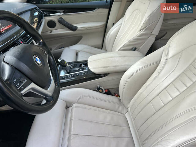 Серый БМВ Х5, объемом двигателя 2 л и пробегом 85 тыс. км за 29500 $, фото 26 на Automoto.ua