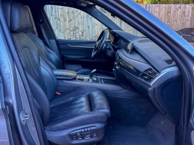 Серый БМВ Х5, объемом двигателя 3 л и пробегом 77 тыс. км за 8000 $, фото 8 на Automoto.ua