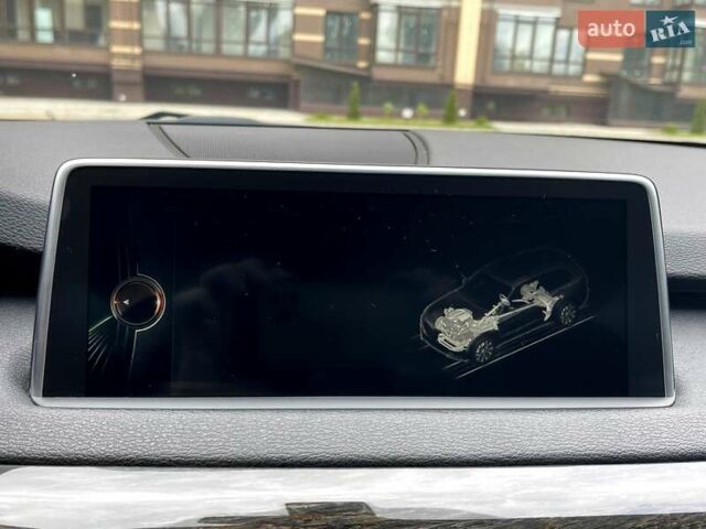 Серый БМВ Х5, объемом двигателя 2 л и пробегом 160 тыс. км за 22800 $, фото 22 на Automoto.ua