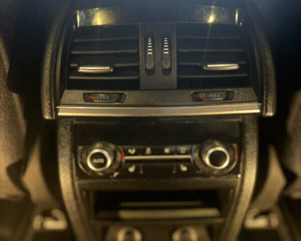 Серый БМВ Х5, объемом двигателя 2.98 л и пробегом 150 тыс. км за 25500 $, фото 19 на Automoto.ua