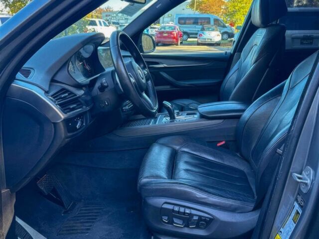 Серый БМВ Х5, объемом двигателя 3 л и пробегом 77 тыс. км за 8000 $, фото 6 на Automoto.ua