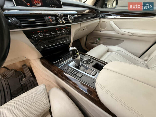 Серый БМВ Х5, объемом двигателя 2.98 л и пробегом 177 тыс. км за 25500 $, фото 15 на Automoto.ua