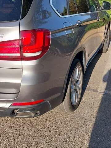 Серый БМВ Х5, объемом двигателя 2 л и пробегом 170 тыс. км за 23999 $, фото 12 на Automoto.ua