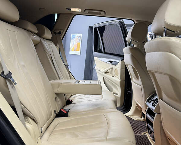 Серый БМВ Х5, объемом двигателя 2 л и пробегом 260 тыс. км за 23999 $, фото 23 на Automoto.ua