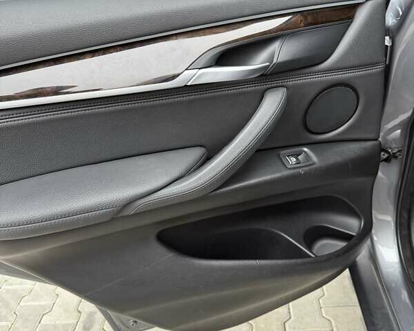 Серый БМВ Х5, объемом двигателя 2.98 л и пробегом 144 тыс. км за 23500 $, фото 14 на Automoto.ua