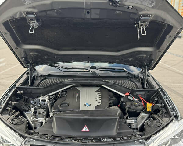 БМВ Х5 2015 в Чернигове на Automoto.ua Серый БМВ Х5, объемом двигателя 3 л и пробегом 206 тыс. км за 32000 $, фото 28 на Automoto.ua