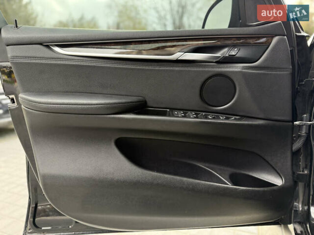 Сірий БМВ Х5, об'ємом двигуна 2.98 л та пробігом 159 тис. км за 22300 $, фото 19 на Automoto.ua