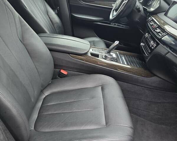 Сірий БМВ Х5, об'ємом двигуна 2.99 л та пробігом 214 тис. км за 25750 $, фото 34 на Automoto.ua