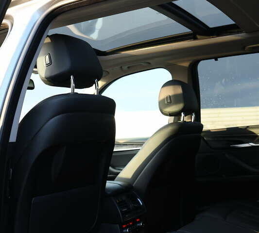 Серый БМВ Х5, объемом двигателя 2.99 л и пробегом 247 тыс. км за 23500 $, фото 12 на Automoto.ua