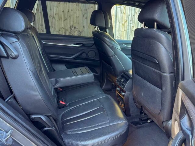 Серый БМВ Х5, объемом двигателя 3 л и пробегом 77 тыс. км за 8000 $, фото 12 на Automoto.ua