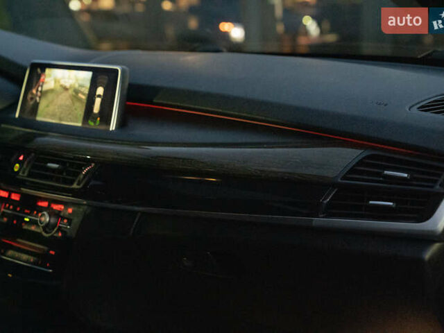 Сірий БМВ Х5, об'ємом двигуна 2.98 л та пробігом 208 тис. км за 21900 $, фото 34 на Automoto.ua