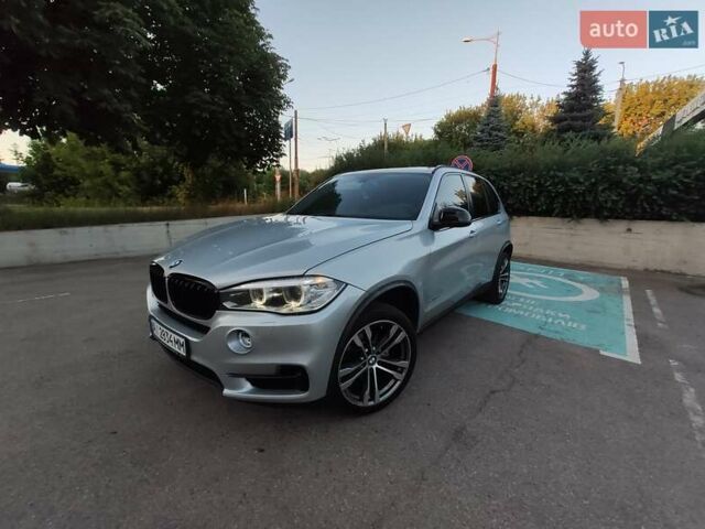 Серый БМВ Х5, объемом двигателя 3 л и пробегом 215 тыс. км за 19900 $, фото 3 на Automoto.ua