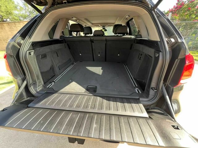 Сірий БМВ Х5, об'ємом двигуна 3 л та пробігом 76 тис. км за 9000 $, фото 13 на Automoto.ua