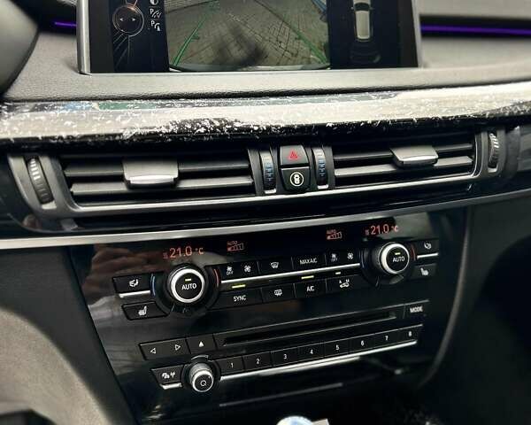 Сірий БМВ Х5, об'ємом двигуна 2.99 л та пробігом 278 тис. км за 30800 $, фото 56 на Automoto.ua