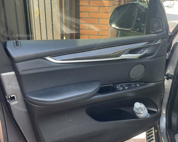 Серый БМВ Х5, объемом двигателя 3 л и пробегом 166 тыс. км за 24500 $, фото 20 на Automoto.ua