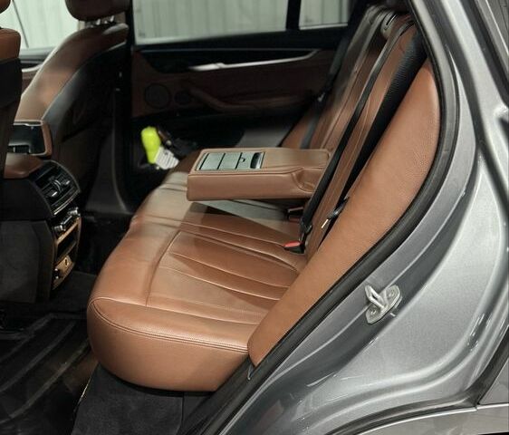 Серый БМВ Х5, объемом двигателя 3 л и пробегом 102 тыс. км за 25500 $, фото 5 на Automoto.ua