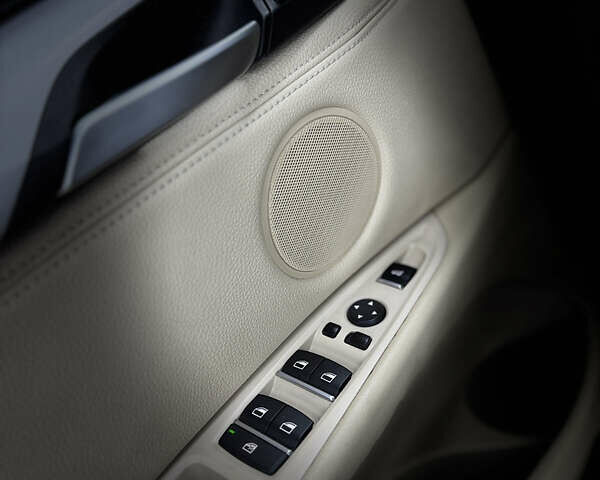 Серый БМВ Х5, объемом двигателя 2 л и пробегом 260 тыс. км за 23999 $, фото 17 на Automoto.ua