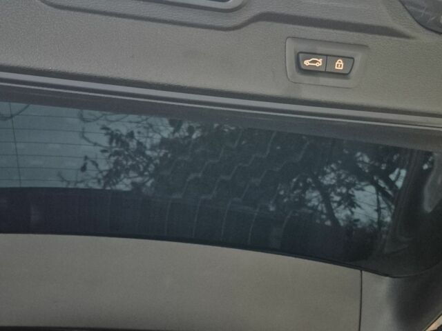 Серый БМВ Х5, объемом двигателя 3 л и пробегом 252 тыс. км за 21900 $, фото 18 на Automoto.ua