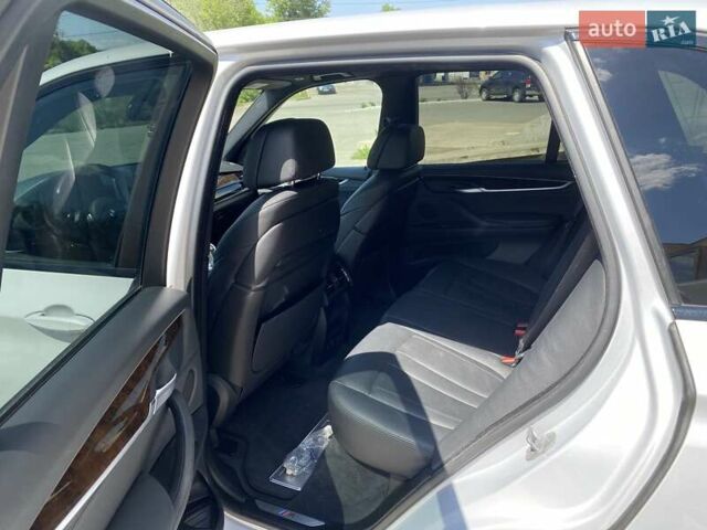 Серый БМВ Х5, объемом двигателя 3 л и пробегом 269 тыс. км за 35500 $, фото 10 на Automoto.ua