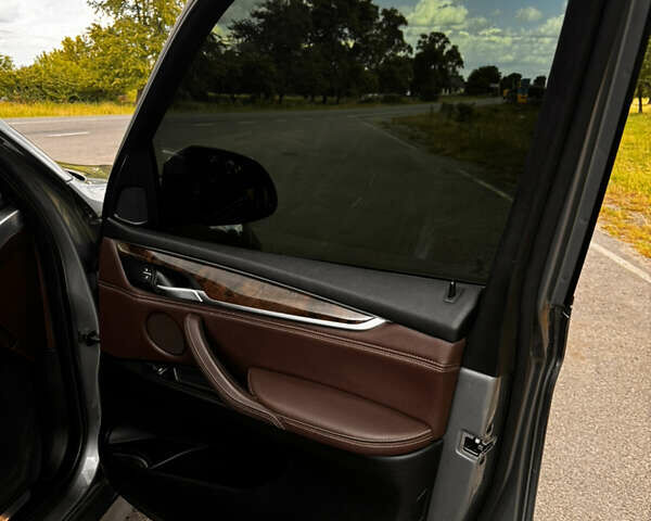 Серый БМВ Х5, объемом двигателя 2.99 л и пробегом 196 тыс. км за 37000 $, фото 40 на Automoto.ua