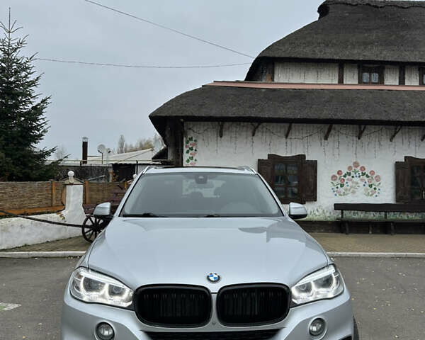 Сірий БМВ Х5, об'ємом двигуна 2.99 л та пробігом 260 тис. км за 31999 $, фото 4 на Automoto.ua