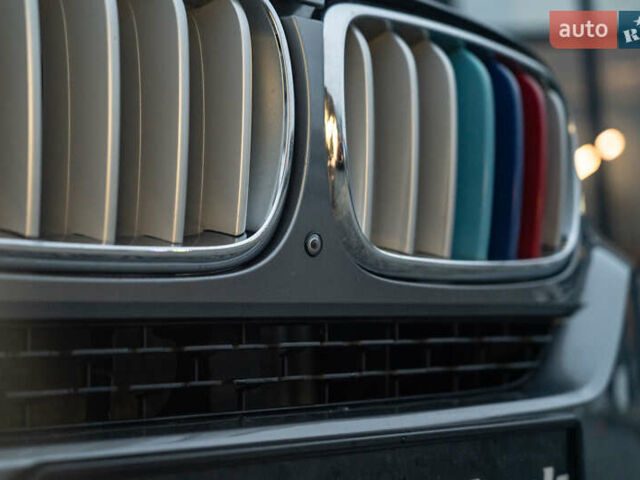 Сірий БМВ Х5, об'ємом двигуна 2.98 л та пробігом 208 тис. км за 21900 $, фото 14 на Automoto.ua